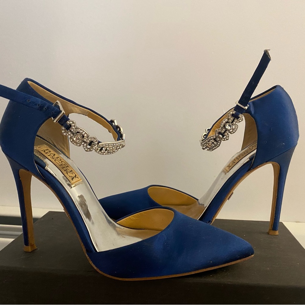 Badgley Mischka Satin heels